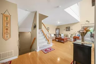 110 Warbler Dr, Wayne, NJ 07470 - Photo 5
