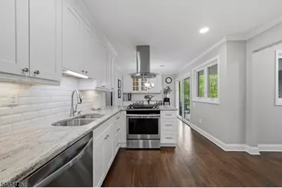 13 Laurel Pl, Chester, NJ 07930 - Photo 11