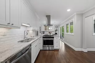 13 Laurel Pl, Chester, NJ 07930 - Photo 11