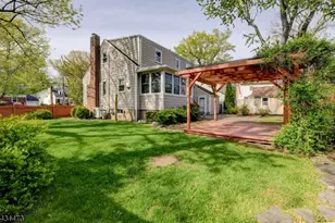 72 Colonial Dr, Clark Township, NJ 07066 - Photo 45
