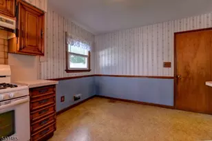 8 Duncan Ave, Pequannock Township, NJ 07440 - Photo 7
