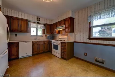8 Duncan Ave, Pequannock Township, NJ 07440 - Photo 5