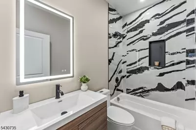 28 Grove Ter, Irvington, NJ 07111 - Photo 5