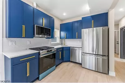 28 Grove Ter, Irvington, NJ 07111 - Photo 11
