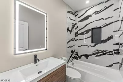 28 Grove Ter, Irvington, NJ 07111 - Photo 13