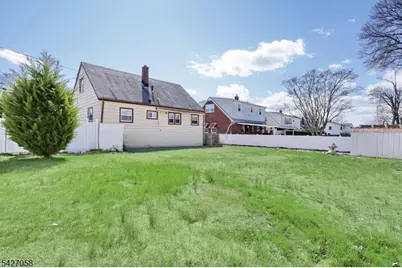 64 Chestnut St, Belleville, NJ 07109 - Photo 23