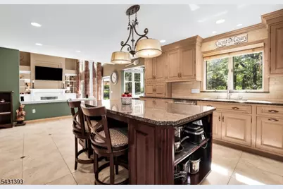 70 Forest Hills Way, Cedar Grove Twp., NJ 07009 - Photo 15