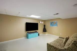 10 Plymouth Ct, Bernards Township, NJ 07920 - Photo 17