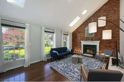 10 Plymouth Ct, Bernards Township, NJ 07920 - Photo 3