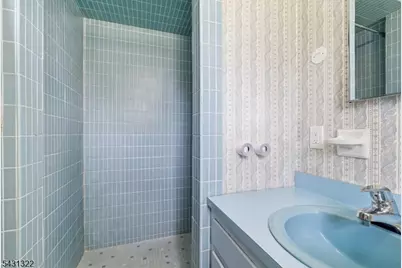 185 Thatchers Hill Rd, Raritan Township, NJ 08822 - Photo 31