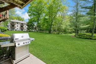 42 Brookstone Cir, Parsippany, NJ 07950 - Photo 11