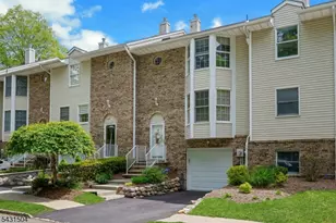 42 Brookstone Cir, Parsippany, NJ 07950 - Photo 3