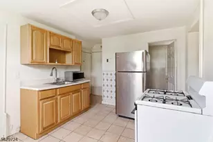 11 Sunset Ave, Newark, NJ 07106 - Photo 5