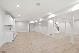 17 Arlington Dr, Livingston, NJ 07039 - Photo 27