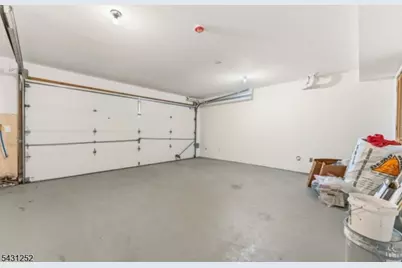 18 E Kinney St, Newark, NJ 07102 - Photo 13
