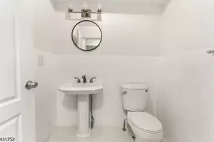 18 E Kinney St, Newark, NJ 07102 - Photo 7