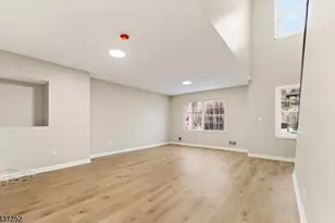 18 E Kinney St, Newark, NJ 07102 - Photo 5