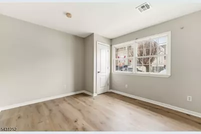 18 E Kinney St, Newark, NJ 07102 - Photo 9