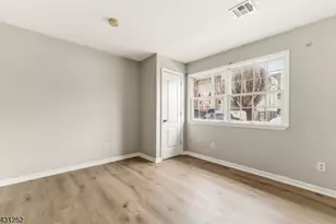 18 E Kinney St, Newark, NJ 07102 - Photo 9