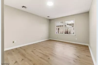 18 E Kinney St, Newark, NJ 07102 - Photo 11