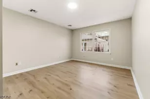 18 E Kinney St, Newark, NJ 07102 - Photo 11