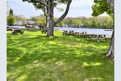 32 W Lakeview Trl, Jefferson Township, NJ 07885 - Photo 9