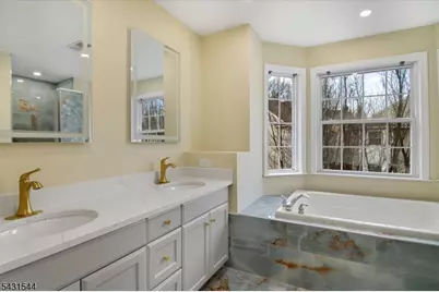 145 Arrowgate Dr, Randolph Township, NJ 07869 - Photo 17