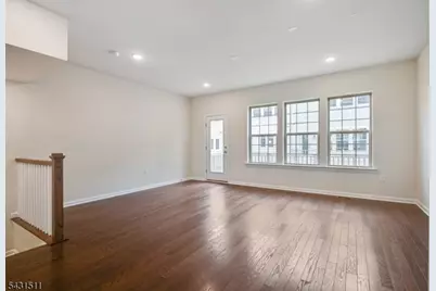 4 Haralson Ct, Livingston, NJ 07039 - Photo 3