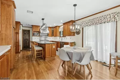 220 Queens Ln, Mountainside, NJ 07092 - Photo 9