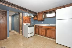 247 Grove St, Lodi, NJ 07644 - Photo 23