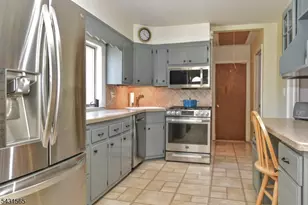 247 Grove St, Lodi, NJ 07644 - Photo 3