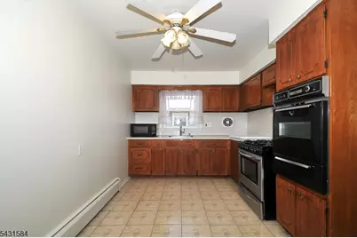 314 Kennedy Dr, Linden, NJ 07036 - Photo 23