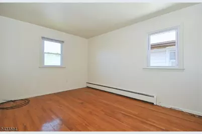 314 Kennedy Dr, Linden, NJ 07036 - Photo 29