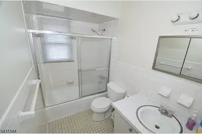 314 Kennedy Dr, Linden, NJ 07036 - Photo 27
