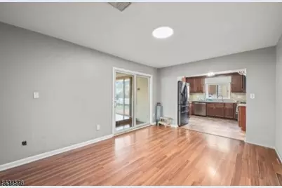 136 Haroldson Pl, Pompton Lakes, NJ 07442 - Photo 5