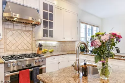 3 Christopher Ct, Montclair, NJ 07042 - Photo 13
