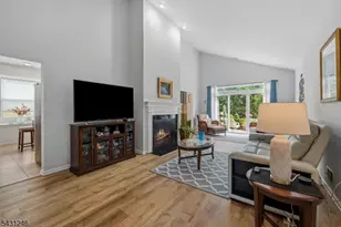11 Strawberry Hill Rd, Branchburg Township, NJ 08876 - Photo 5