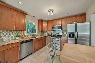 5 Davis Ave, Franklin Township, NJ 08873 - Photo 17