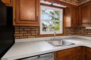 31 Center St, Butler, NJ 07405 - Photo 11