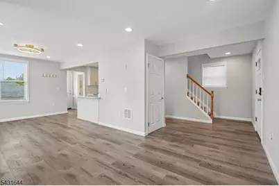 49 Blaine St, Millburn, NJ 07041 - Photo 5
