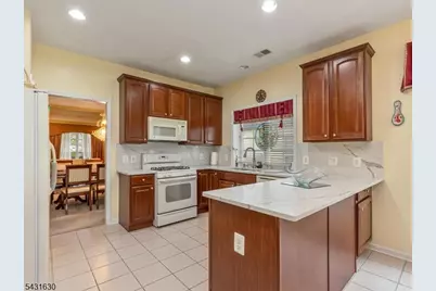 515 Crossfields Ln, Franklin Township, NJ 08873 - Photo 13