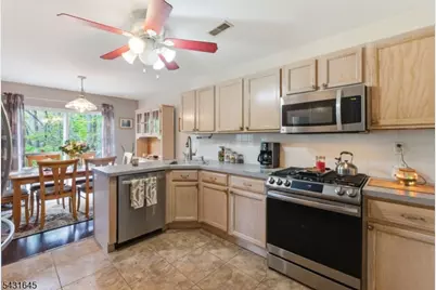 16 Pale Star Ct, Hardyston Township, NJ 07419 - Photo 15