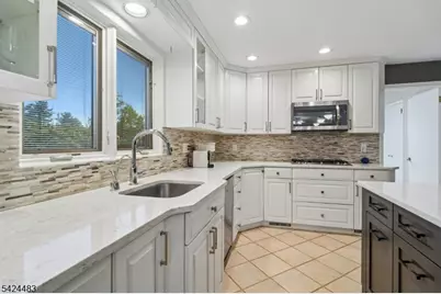 47 Cayuga Way, Millburn, NJ 07078 - Photo 13
