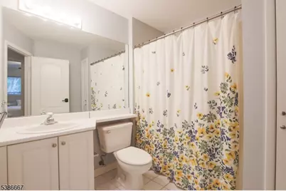 8409 Brittany Dr, Wayne Twp., NJ 07470 - Photo 27
