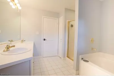 8409 Brittany Dr, Wayne Twp., NJ 07470 - Photo 33