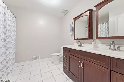 10 Cedar Ct, Raritan Township, NJ 08822 - Photo 11