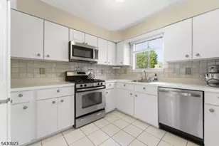 10 Cedar Ct, Raritan Township, NJ 08822 - Photo 5