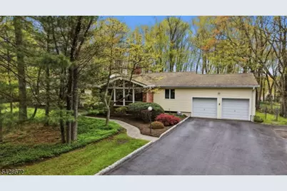 241 Hillside Avenue, Roxbury Township, NJ 07836 - Photo 3
