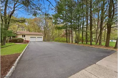 241 Hillside Avenue, Roxbury Township, NJ 07836 - Photo 35