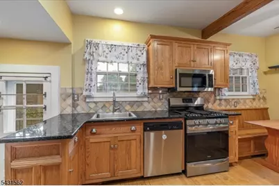 159 Park St, Montclair Twp., NJ 07042 - Photo 9